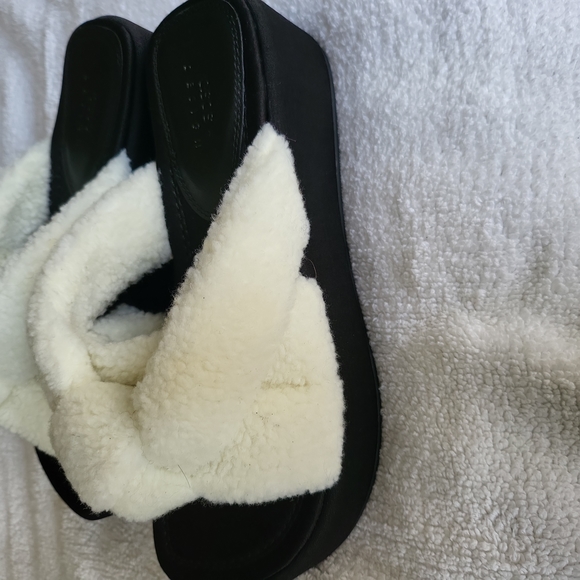 Platform sandal - Picture 2 of 2